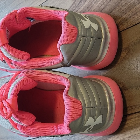 Under  Armour Sneakers - Picture 5 of 8